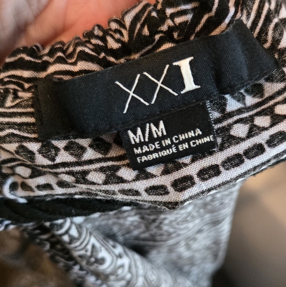 XXI NWOT Black & White Tribal Patterned Dress SzM - Picture 8 of 8